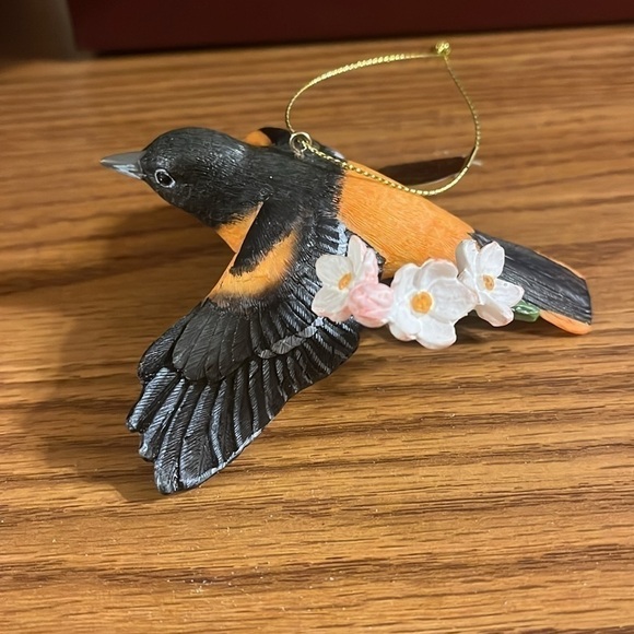 The Danbury mint Christmas ornament -Baltimore oriole - Picture 4 of 5